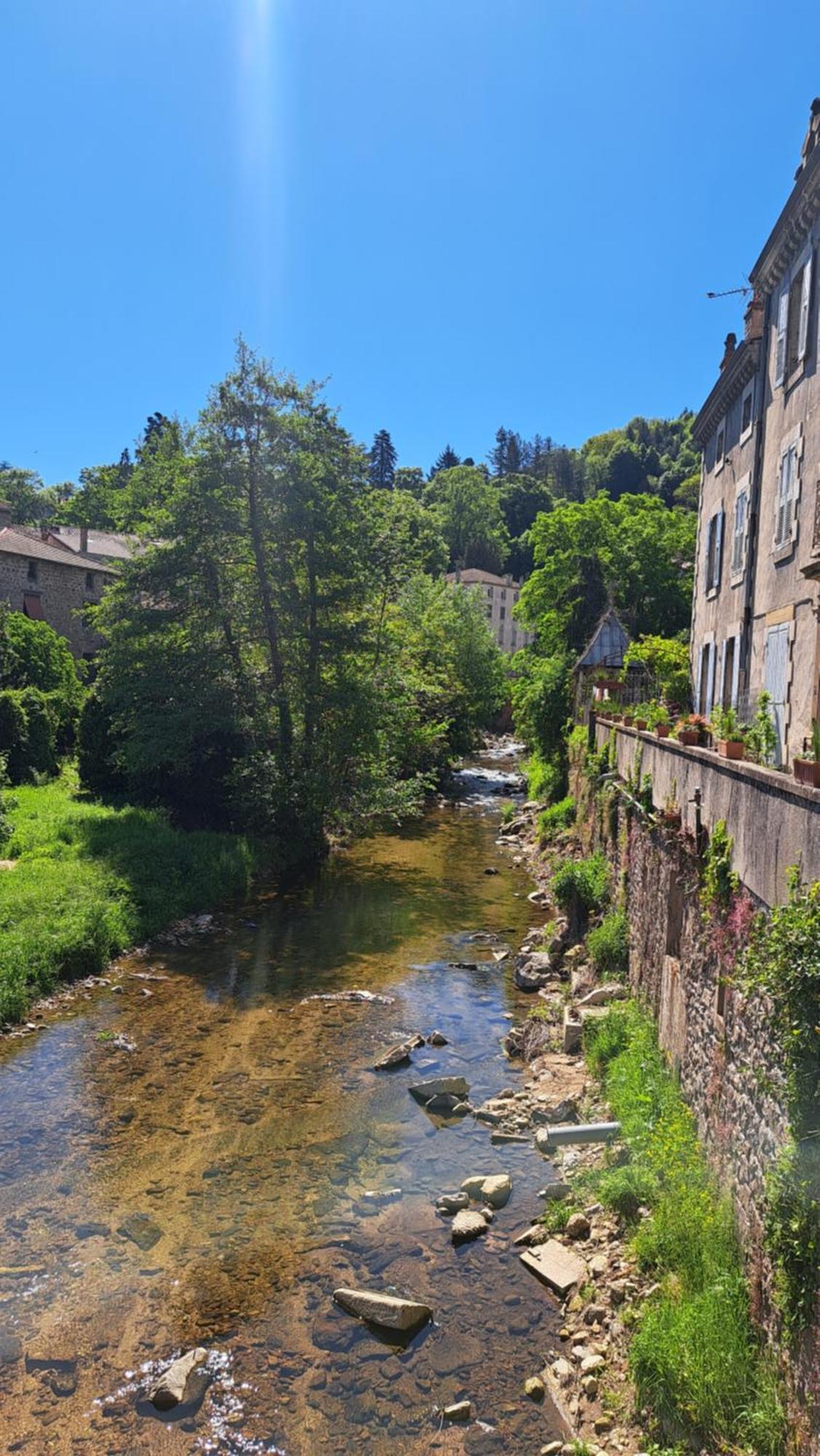 Du Doubs Au Doux Vila Lamastre Exterior foto